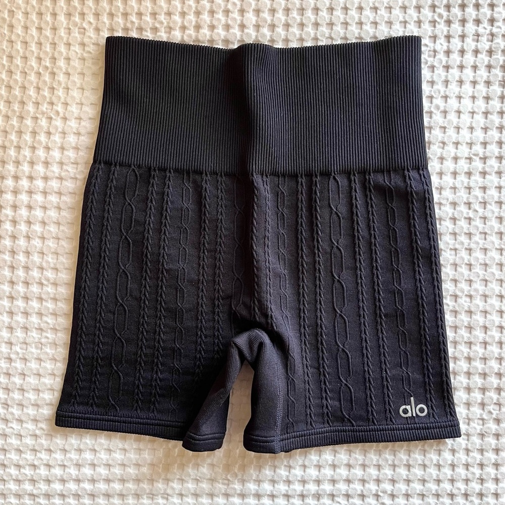ALO High Rise Seamless Cable Knit Shorts 4” - Black